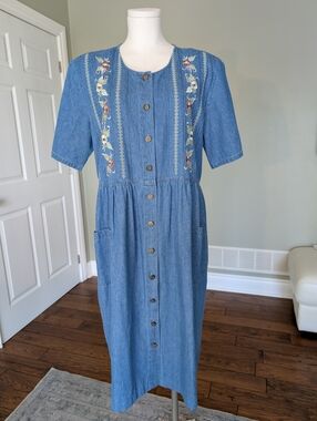 Vintage Denim Dress Embroidered Floral Button Front Midi Cottagecore Cotton XL